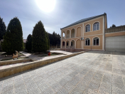 İcarəyə verilir 6 otaqlı 700 m2 villa Bakıxanov