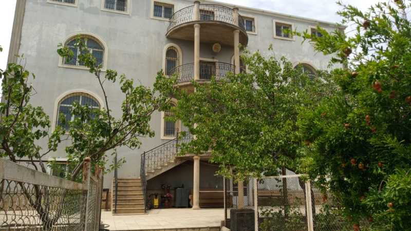 Satılır 11 otaqlı 500 m2 villa Badamdar