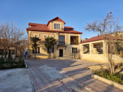 Satılır 10 otaqlı 700 m2 villa Əhmədli m.