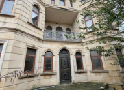 Satılır 8 otaqlı 300 m2 villa Bakıxanov