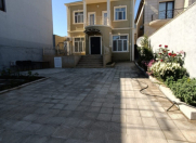 Satılır 4 otaqlı 200 m2 həyət evi Badamdar