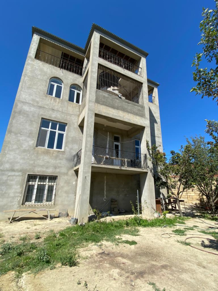 Satılır 5 otaqlı 250 m2 villa Badamdar