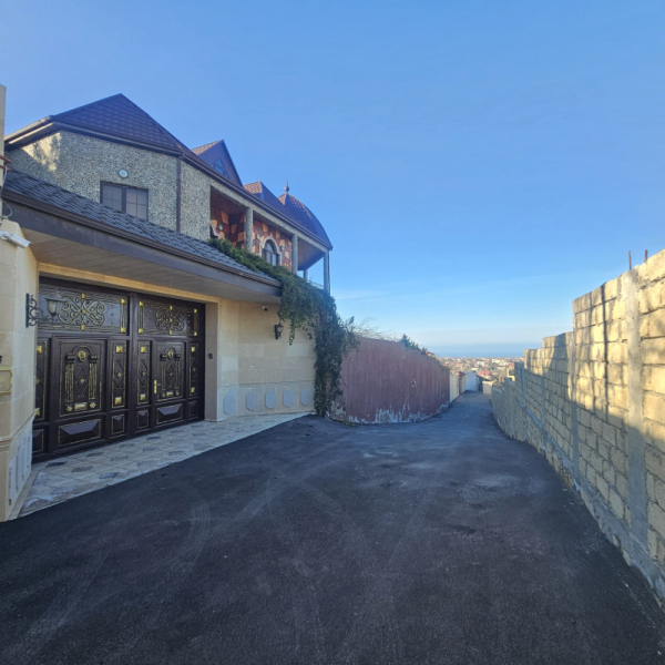 Satılır 6 otaqlı 400 m2 villa Novxanı