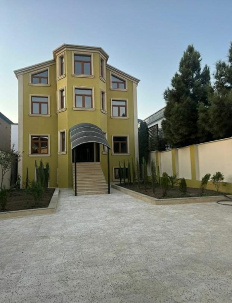 Satılır 6 otaqlı 800 m2 villa Badamdar