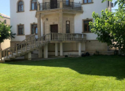 Satılır 7 otaqlı 650 m2 villa Badamdar