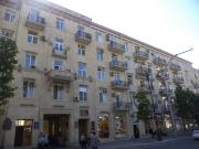 İcarəyə verilir 5 otaqlı 150 m2 köhnə tikili Nizami m.