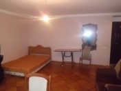 İcarəyə verilir 1 otaqlı 35 m2 köhnə tikili Elmlər Akademiyası m.