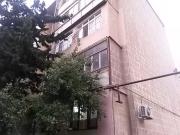 İcarəyə verilir 1 otaqlı 50 m2 köhnə tikili Elmlər Akademiyası m.