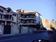Satılır 10 otaqlı 1500 m2 həyət evi Gənclik m.