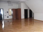 İcarəyə verilir 4 otaqlı 220 m2 obyekt Nizami m.