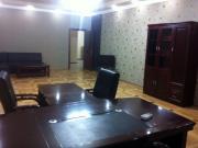 İcarəyə verilir 4 otaqlı 170 m2 obyekt Şah İsmayıl Xətai m.