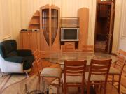 İcarəyə verilir 5 otaqlı 200 m2 köhnə tikili İçəri Şəhər m.