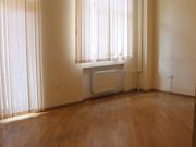 İcarəyə verilir 4 otaqlı 150 m2 obyekt 28 May m.