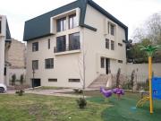 Satılır 10 otaqlı 580 m2 bağ evi İnşaatçılar m.