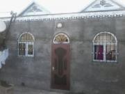 Satılır 4 otaqlı 2 m2 bağ evi Binə