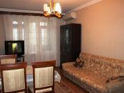 İcarəyə verilir 1 otaqlı 100 m2 bağ evi Saray