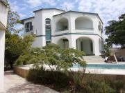 İcarəyə verilir 4 otaqlı 250 m2 həyət evi Koroğlu m.