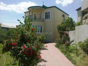 Satılır 6 otaqlı 220 m2 bağ evi Əhmədli m.