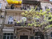 Satılır 1 otaqlı 50 m2 köhnə tikili Sahil m.