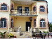 İcarəyə verilir 4 otaqlı 300 m2 həyət evi Xəzər r.