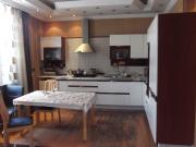 Satılır 5 otaqlı 240 m2 köhnə tikili Nəsimi r.