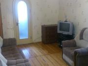 İcarəyə verilir 1 otaqlı 45 m2 köhnə tikili Elmlər Akademiyası m.