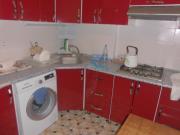 İcarəyə verilir 1 otaqlı 50 m2 köhnə tikili Elmlər Akademiyası m.