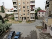 Satılır 3 otaqlı 100 m2 köhnə tikili 9 mkr