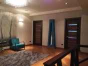 Satılır 7 otaqlı 365 m2 yeni tikili 28 May m.