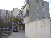Satılır 3 otaqlı 80 m2 köhnə tikili Ukrayna dairəsi