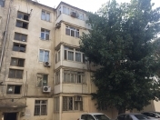 Satılır 3 otaqlı 70 m2 köhnə tikili Bakı Dövlət Universiteti