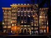 Satılır 4 otaqlı 107 m2 köhnə tikili Mərkəzi Univermaq