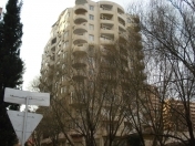 Satılır 3 otaqlı 160 m2 yeni tikili Azərbaycan Dillər Universiteti