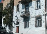 Satılır 2 otaqlı 40 m2 köhnə tikili Bayıl parkı