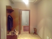 İcarəyə verilir 2 otaqlı 85 m2 yeni tikili Tibb Universiteti