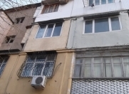 Satılır 3 otaqlı 70 m2 köhnə tikili Nəriman Nərimanov parkı