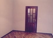 Satılır 3 otaqlı 65 m2 köhnə tikili Qələbə dairəsi