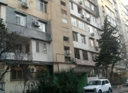 Satılır 3 otaqlı 75 m2 köhnə tikili 9 mkr