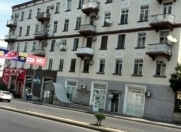 İcarəyə verilir 3 otaqlı 90 m2 köhnə tikili Dostluq kinoteatrı