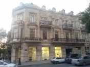 İcarəyə verilir 2 otaqlı 50 m2 köhnə tikili Azərbaycan kinoteatrı