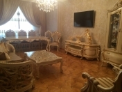 Satılır 3 otaqlı 130 m2 yeni tikili Gənclik m.