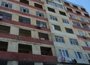 Satılır 4 otaqlı 100 m2 köhnə tikili Ayna Sultanova heykəli