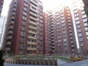 İcarəyə verilir 5 otaqlı 235 m2 yeni tikili Azərbaycan Dillər Universiteti