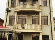 Satılır 7 otaqlı 250 m2 həyət evi Saray