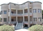 Satılır 7 otaqlı 11000 m2 bağ evi Buzovna