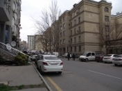 Satılır 3 otaqlı 75 m2 köhnə tikili Dostluq kinoteatrı