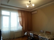 Satılır 3 otaqlı 93 m2 yeni tikili Zərifə Əliyeva adına park