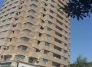 Satılır 4 otaqlı 200 m2 yeni tikili Tibb Universiteti