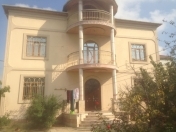 Satılır 7 otaqlı 550 m2 həyət evi Qara Qarayev m.