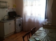 İcarəyə verilir 1 otaqlı 40 m2 köhnə tikili İnşaatçılar m.